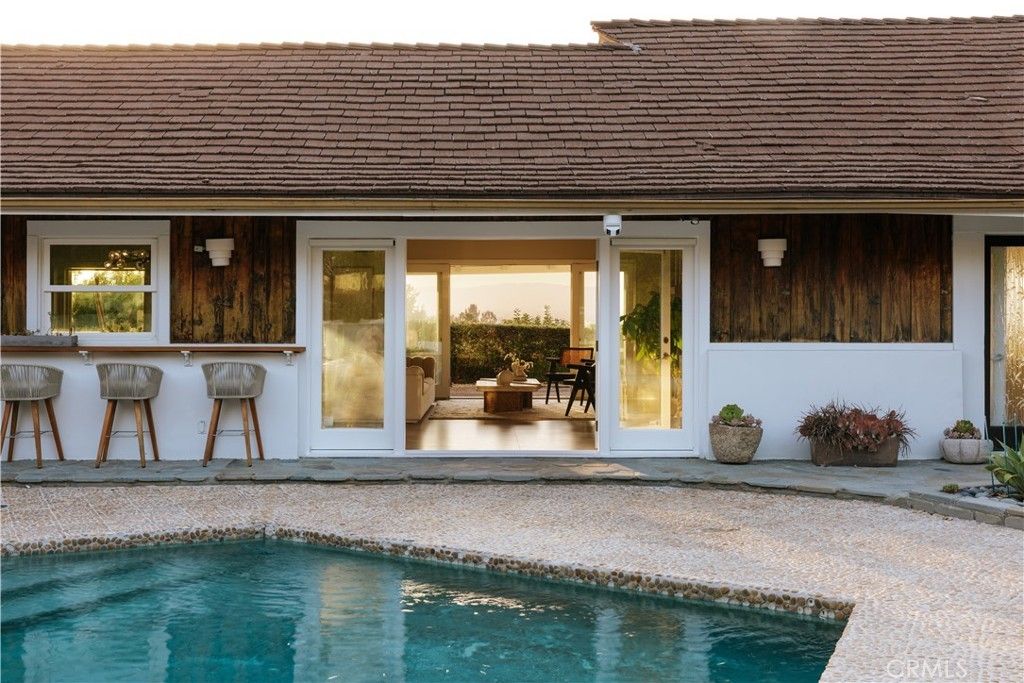 4173 Regal Oak, Encino