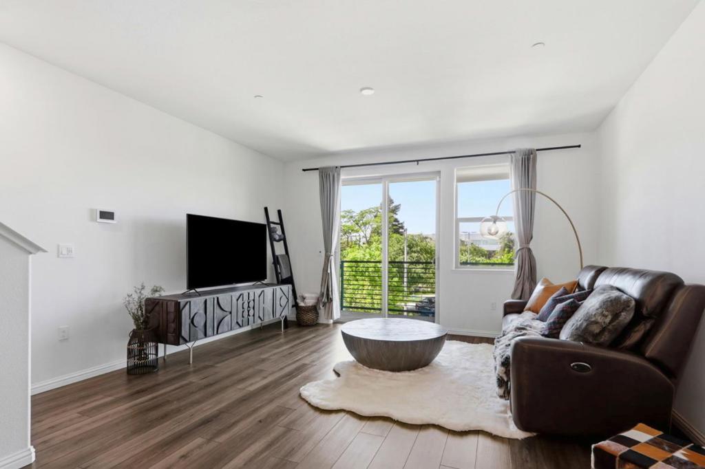 Photo of Listing #ML82043563