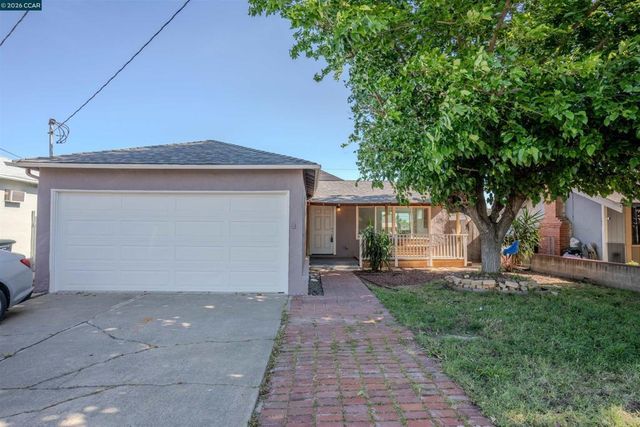 52 Bell Dr, Pittsburg