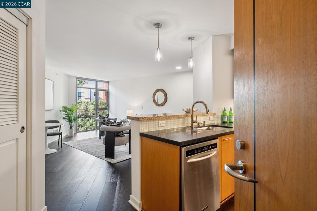 Photo of Listing #41131504