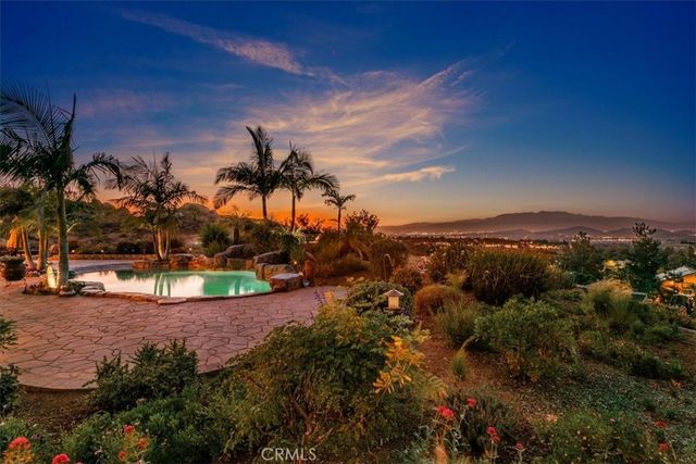 17041 Frankland, Riverside