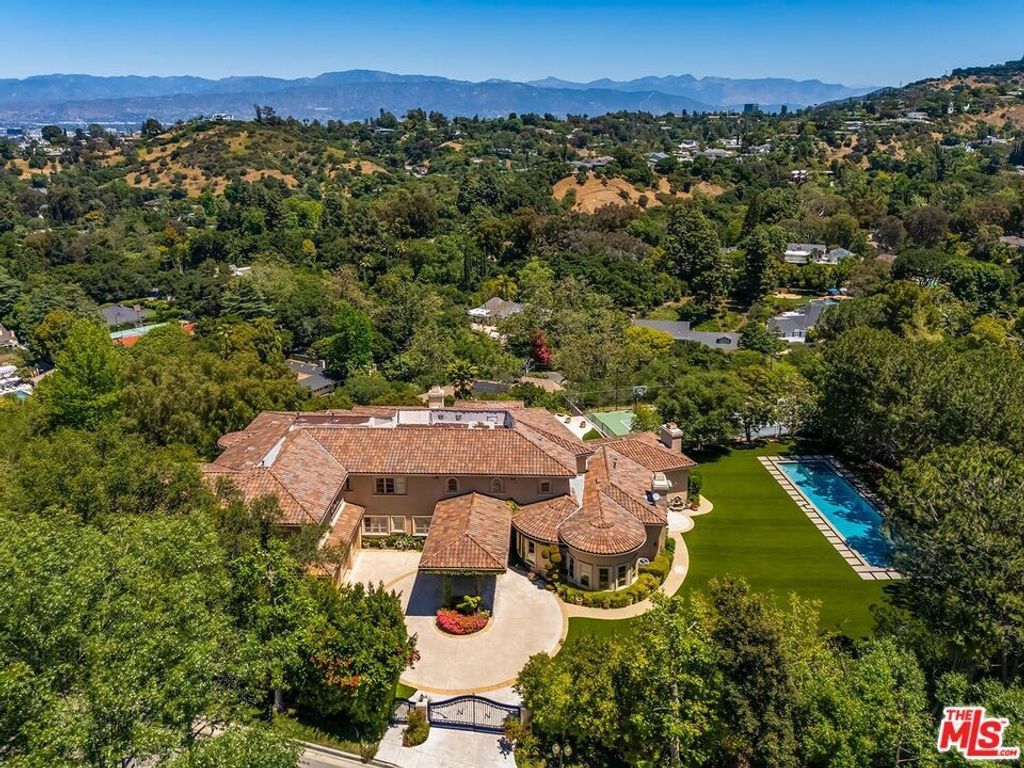 11971 Lockridge Road, Studio City