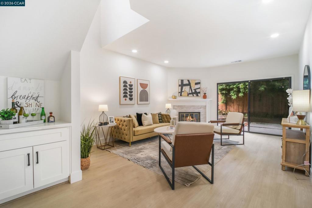 Photo of Listing #41131555