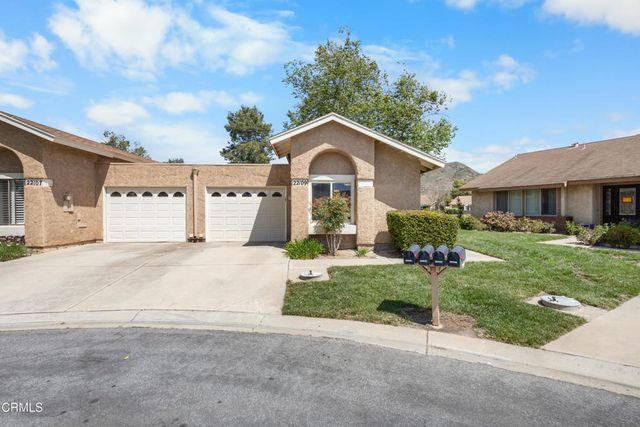 22109 Village 22, Camarillo