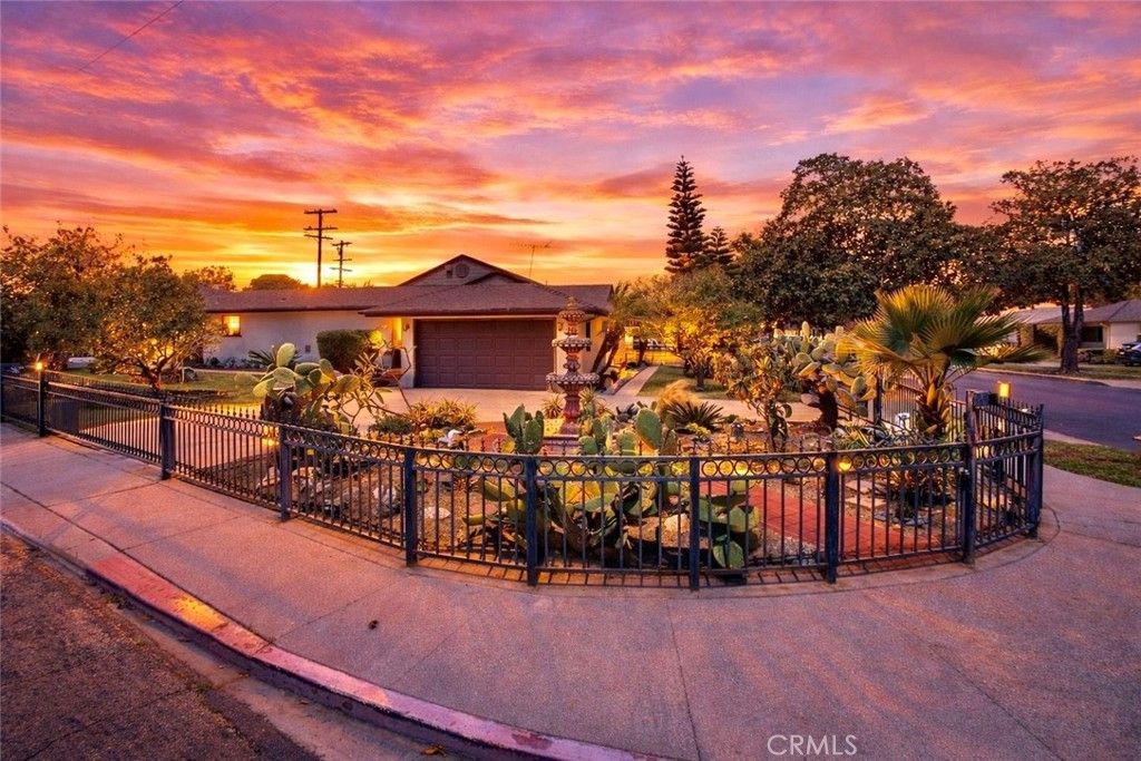8525 Mcconnell, Los Angeles