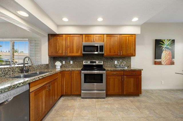 618 Vista Lago Circle N, Palm Desert