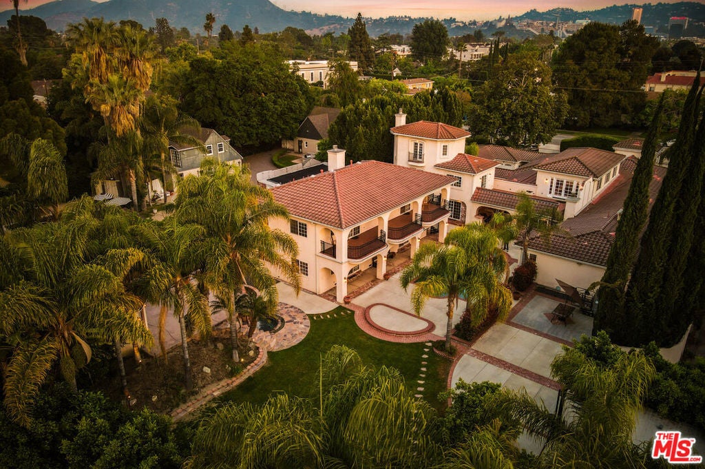 Photo of Listing #26741409