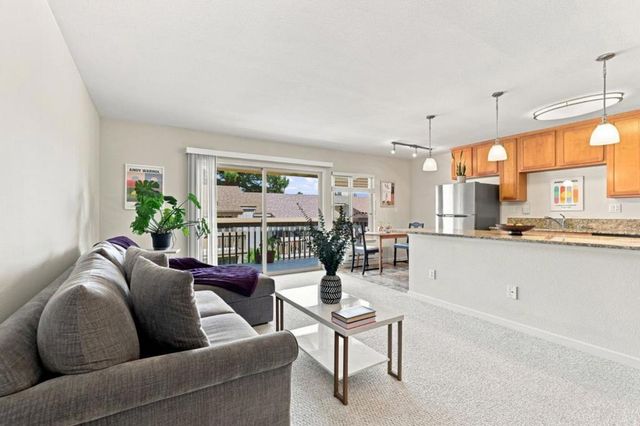 300 Glenwood Circle # 258, Monterey