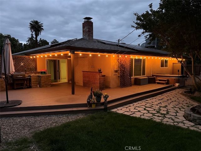 6 Mayfair, Chico