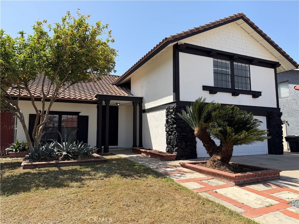 Photo of Listing #IV26078152