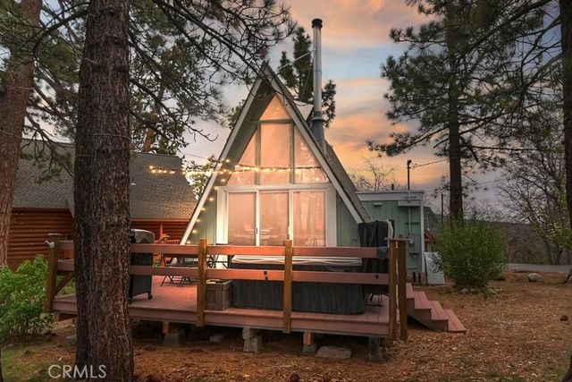 609 Villa Grove, Big Bear City
