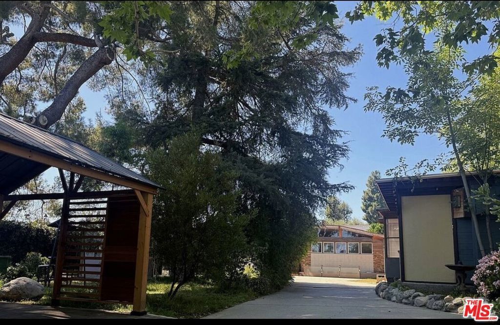 8311 Sale Avenue, West Hills