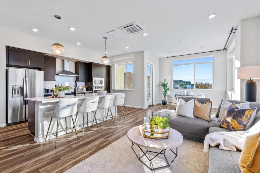 Photo of Listing #ML82043349