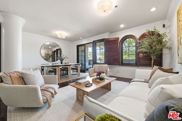 850 N Croft Avenue # 202, West Hollywood