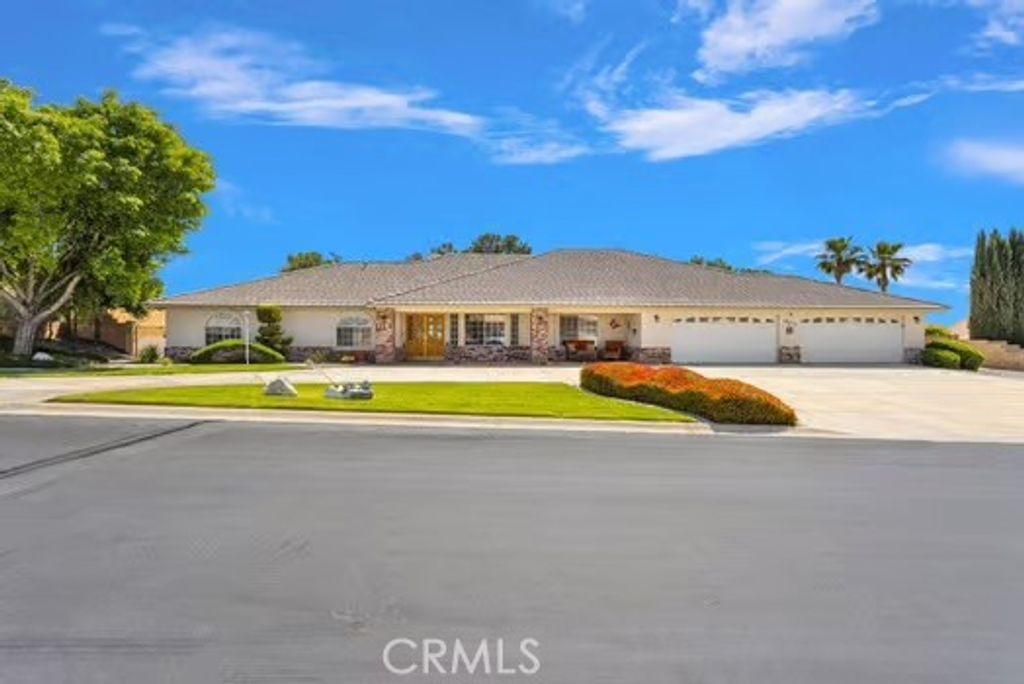 19875 Eyota Road, Apple Valley