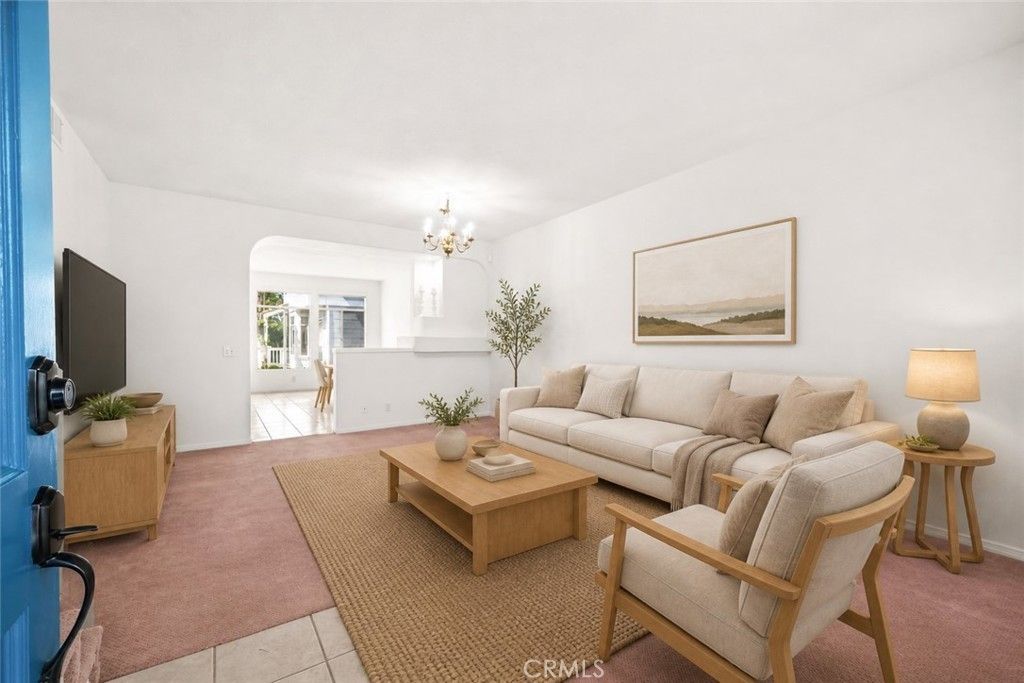 522 N Pageant, Orange