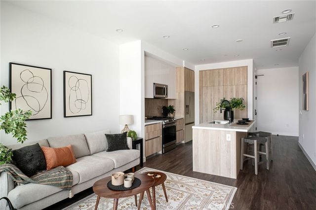118 Astronaut Ellison S Onizuka Street # 307, Los Angeles
