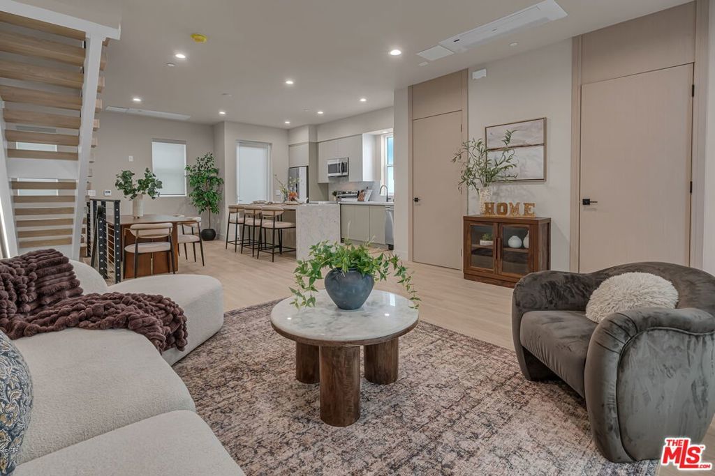 Photo of Listing #25627635