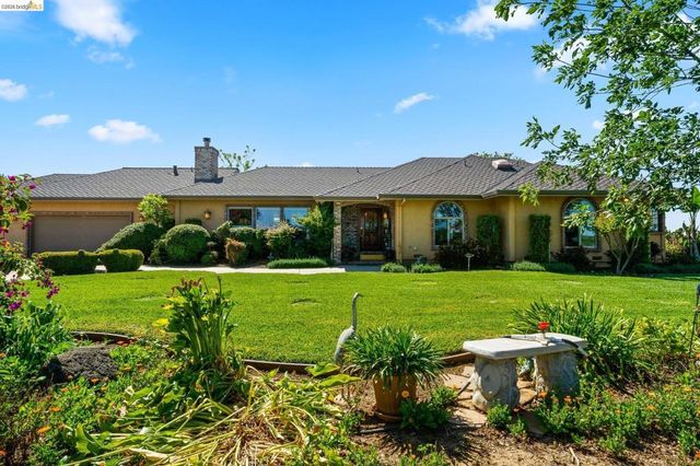 2445 Taylor Ln, Byron