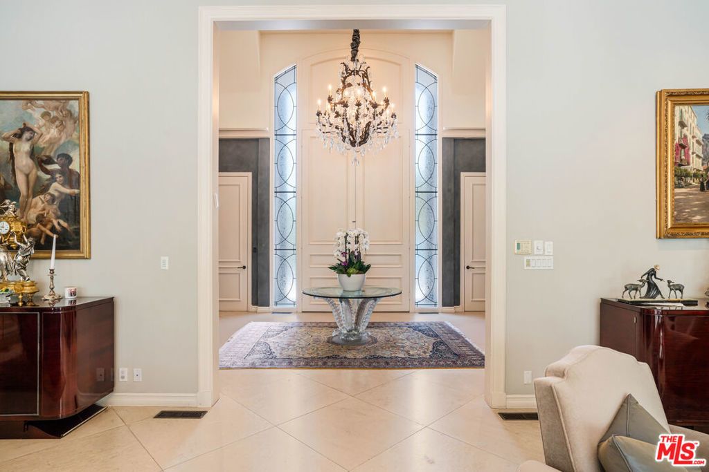 915 Hartford Way, Beverly Hills