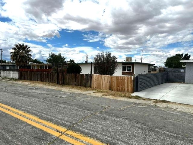 2859 Laurel, Rosamond