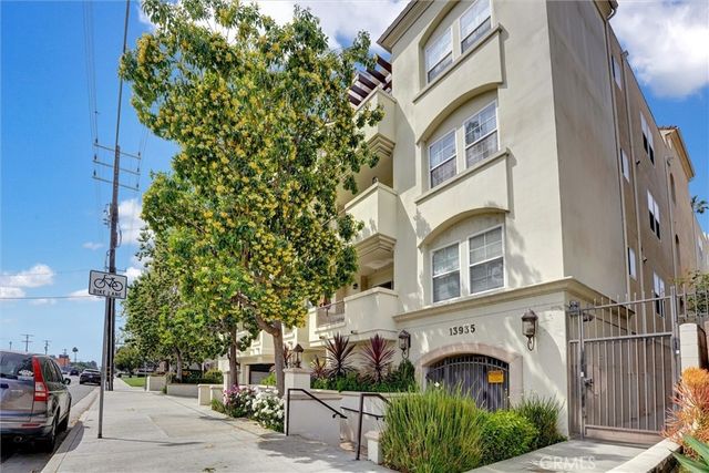 13935 Burbank Boulevard # 105, Van Nuys