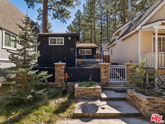 565 Lakewood Lane, Big Bear