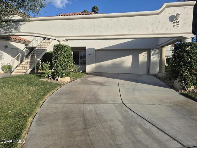 642 Vista Lago Circle N, Palm Desert