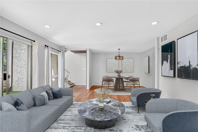 5267 Coldwater Canyon Ave # B, Sherman Oaks