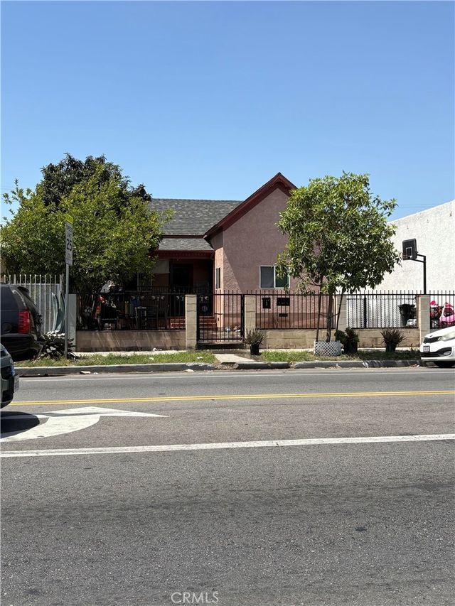 7607 S San Pedro, Los Angeles