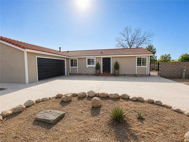 12546 Navajo, Apple Valley