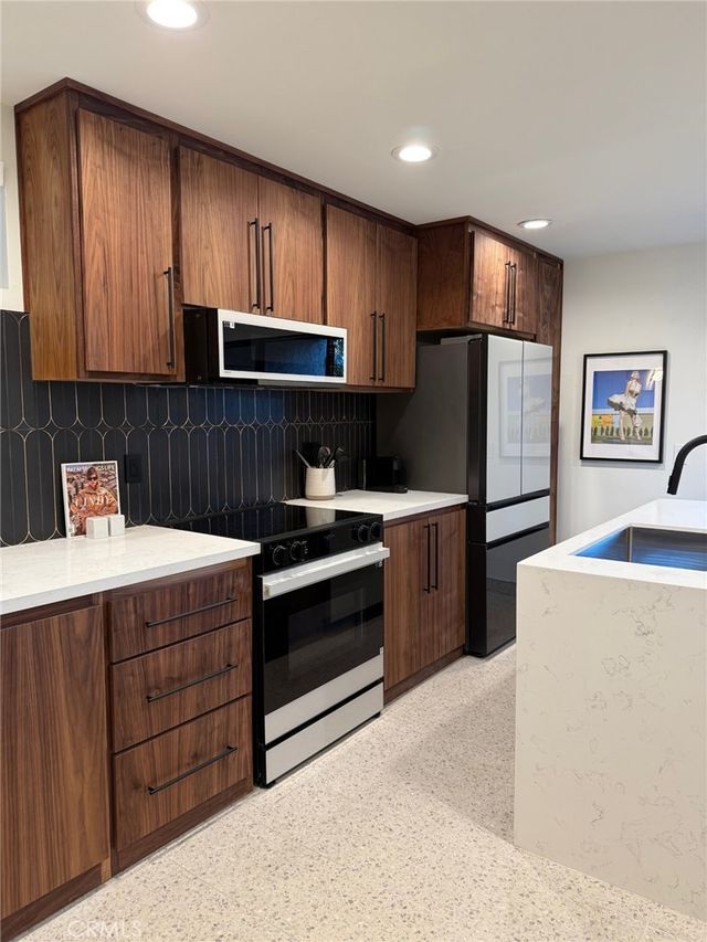 5300 E Waverly Drive # M4104, Palm Springs