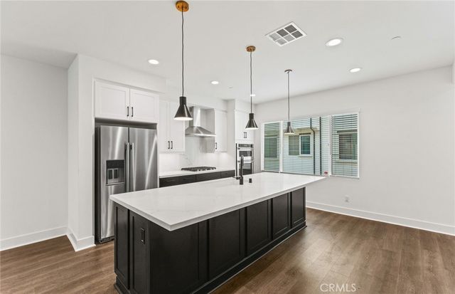 102 Sorrel Court, Burbank