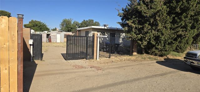 43310 Fairglen Road, Lancaster
