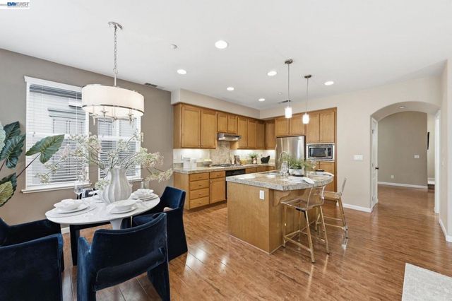 6005 Hillbrook Pl, Dublin