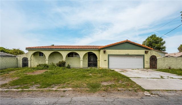 1405 S Center Avenue, Compton