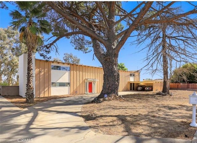 1445 N Pepper, Rialto
