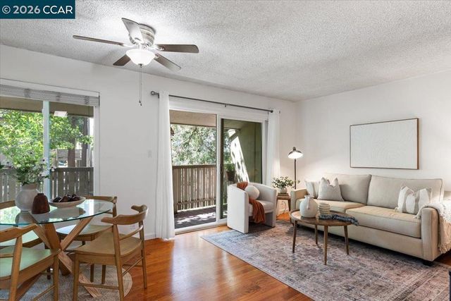 2716 Oak Road # 95, Walnut Creek