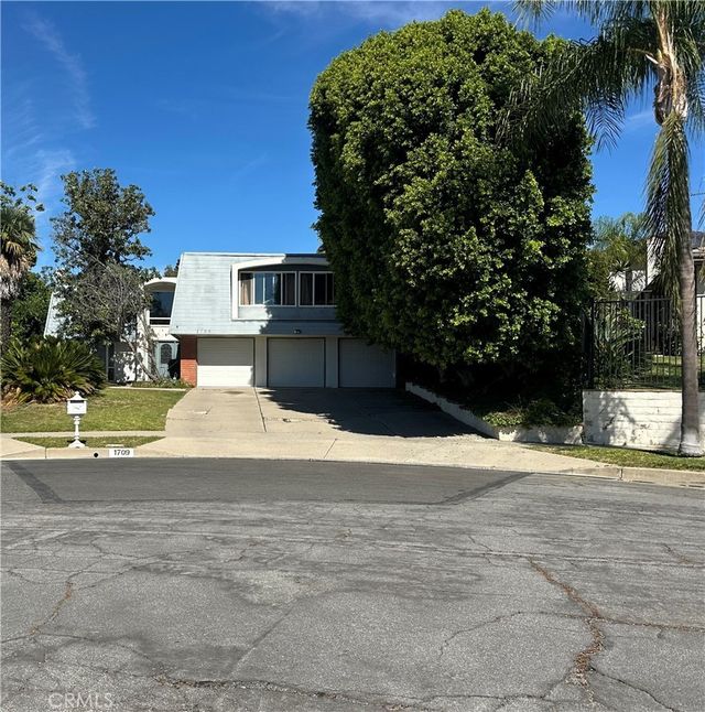 1709 Calavera, Fullerton