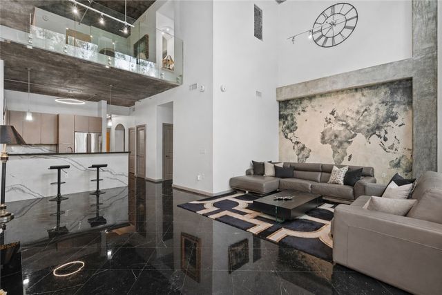 840 E Green # 305, Pasadena