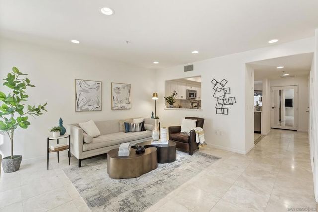 7520 Draper Ave # 3, La Jolla