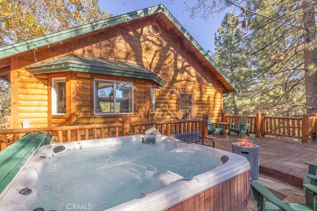 712 Villa Grove, Big Bear City