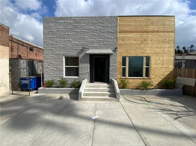 4804 S Van Ness, Los Angeles