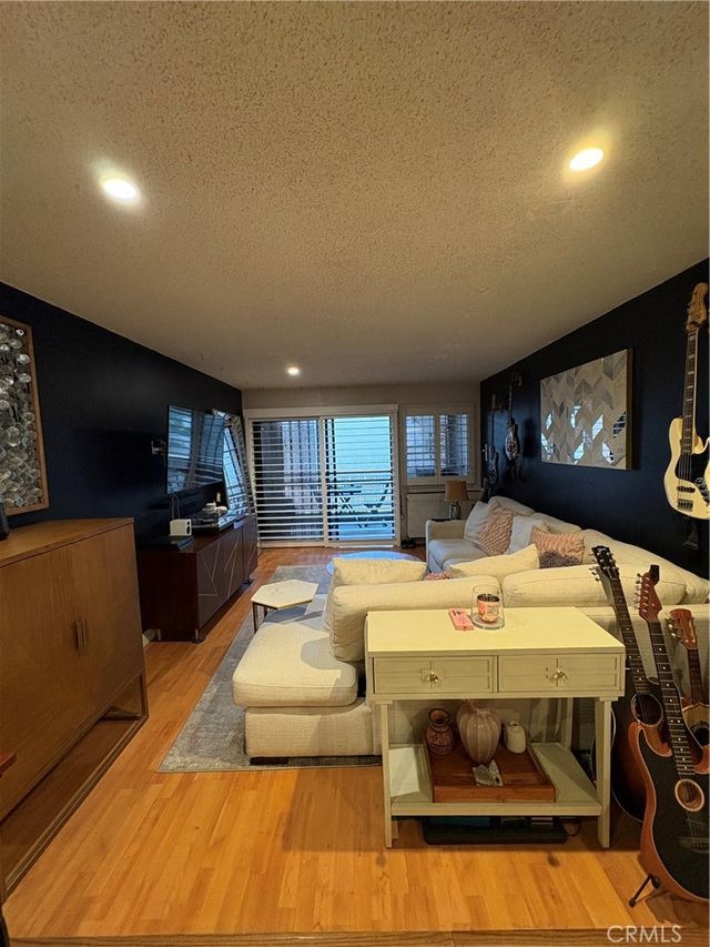 1118 Valencia Street # 113, Los Angeles