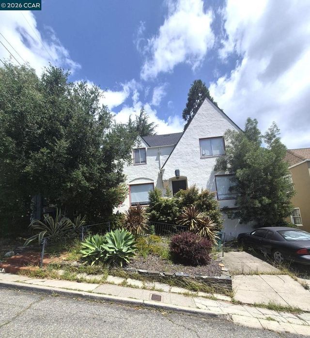 826 Carlston Ave, Oakland