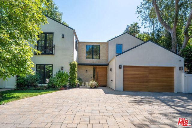 5266 Vanalden Avenue, Tarzana