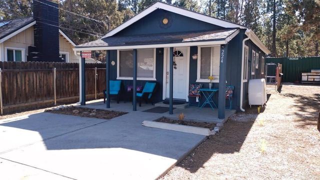 220 Mountain View Bl, Big Bear City