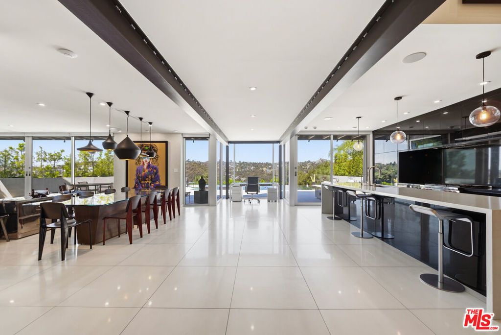 2393 Mount Olympus Drive, Los Angeles