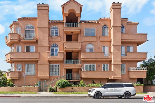 801 Lorraine Boulevard # 301, Los Angeles