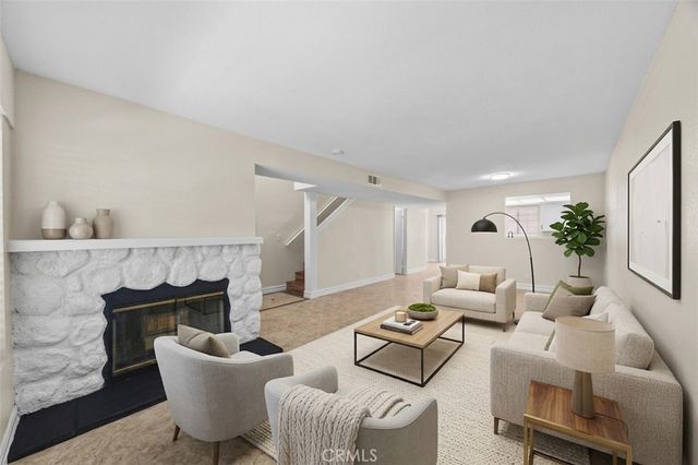174 W Walnut # B, Rialto